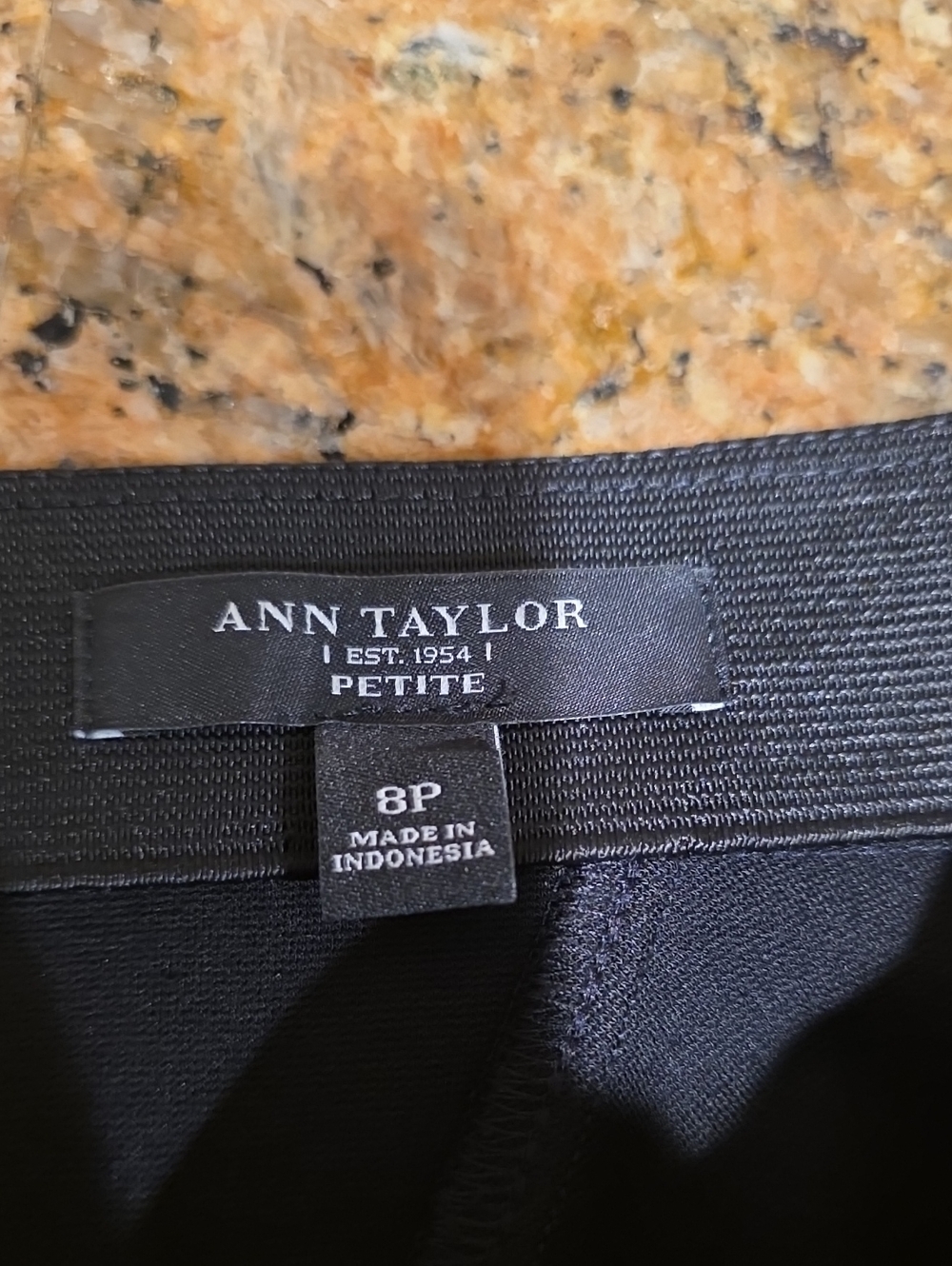 Ann Taylor Black Midi Skirt - SZ 8P - Picture 4 of 6